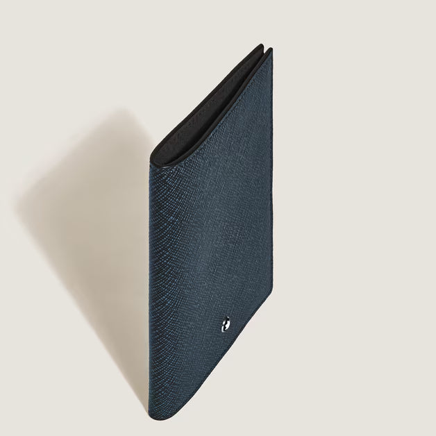 Portapasaporte de cuero sartorial