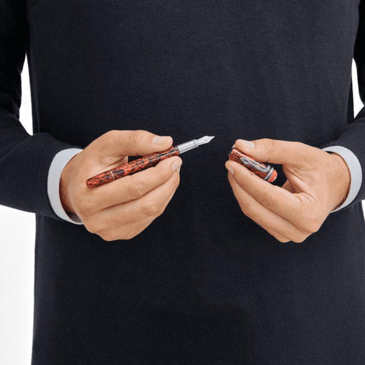 Stylo plumeMontblancStylo plume (M) Montblanc Heritage Rouge et Noir Serpent Marble Special Edition